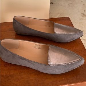 Woman’s flats preowned size 11